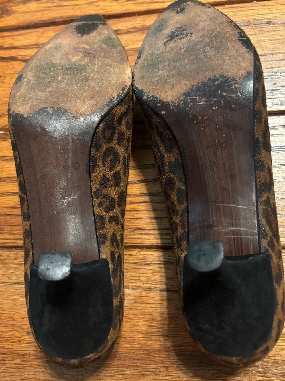 Stuart Weitzman elegant pointed